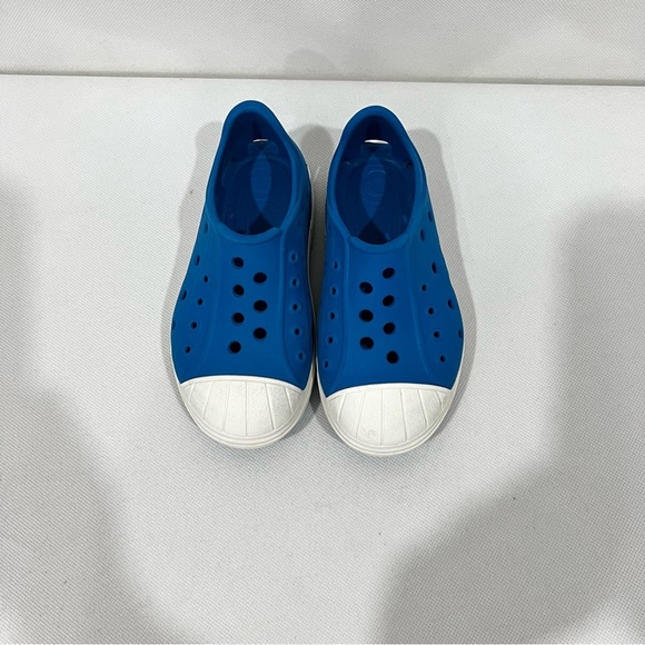 Crocs Slip-On Shoes Kids Size 9 Blue Waterproof Lightweight - Picture 1 of 7
